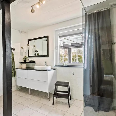 Vakantiehuis Amazing In With Kitchen