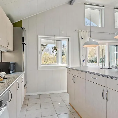 Vakantiehuis Amazing In With Kitchen