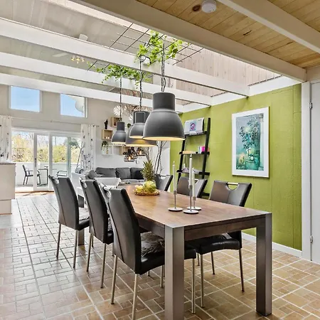 Vakantiehuis Amazing In With Kitchen