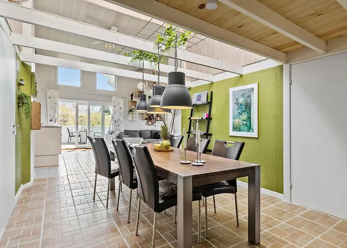 Vakantiehuis Amazing In With Kitchen